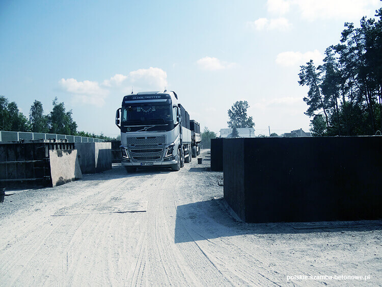 Transport szamb betonowych  w Pajęcznie